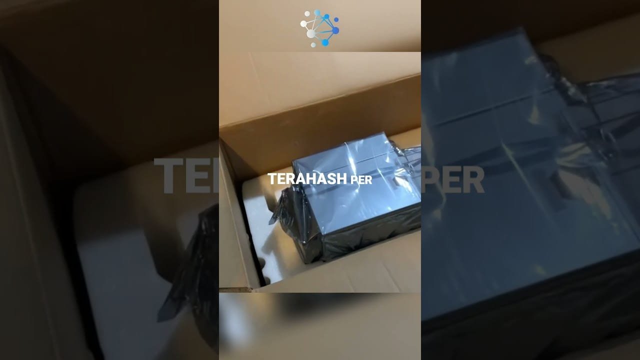 Unbox Antminer S21 Pro! Asic Miner, Plug & Guide Revealed!